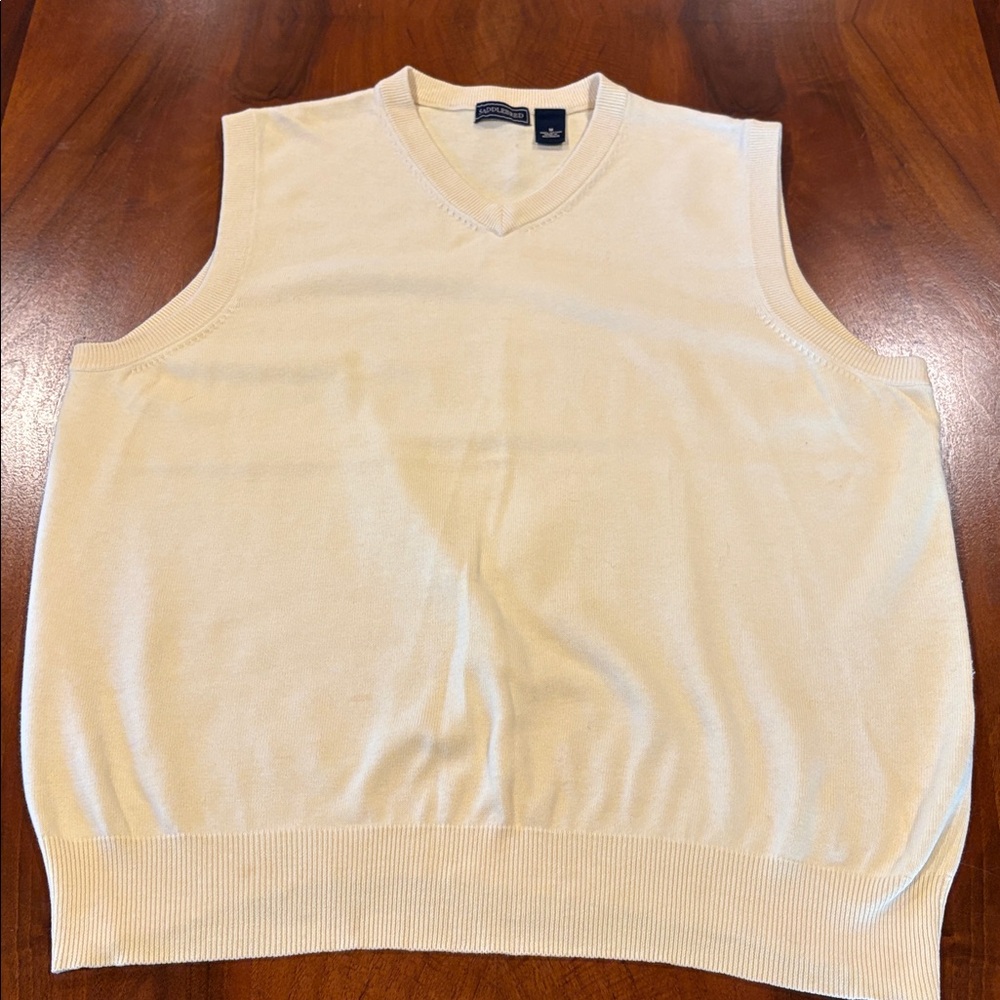 🏌️‍♂️⛳️Saddlebred Men's V-Neck Sweater Vest in Tan - Picture 3 of 5